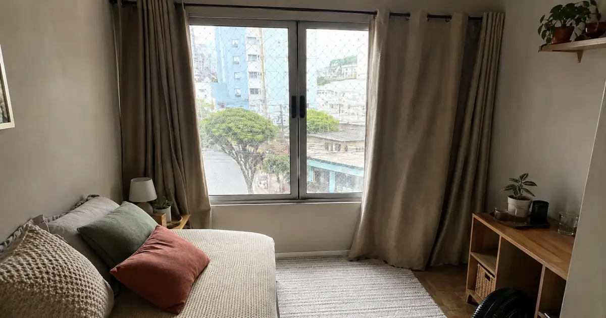 Como Reduzir Barulho de Janela em Apartamento Alugado Sem Obra