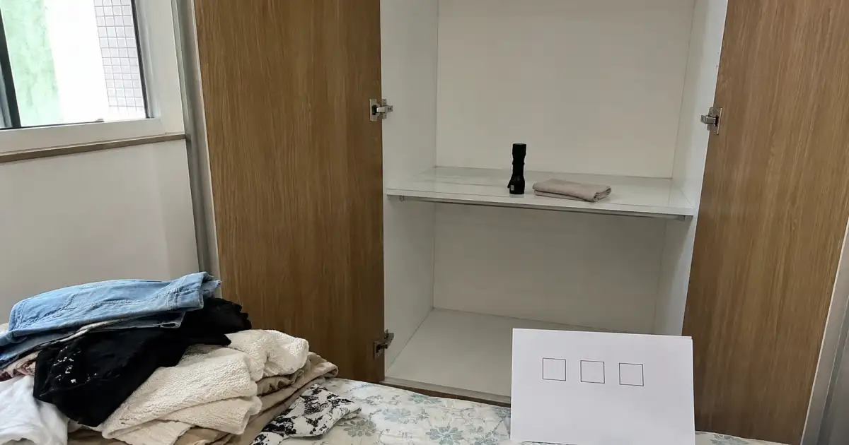 teste de 72 horas em armario alugado vazio para observar cheiro de mofo